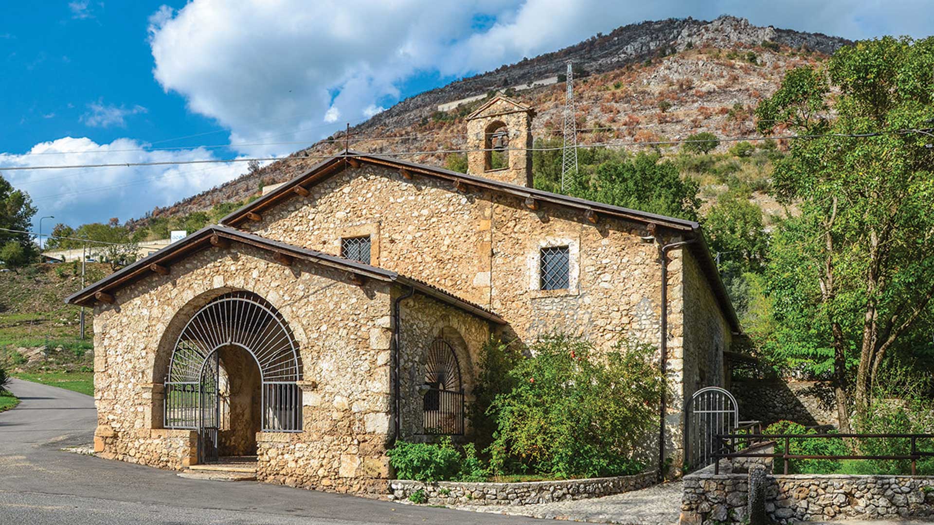 Facciata della chiesa dei sette dolori a castrocielo